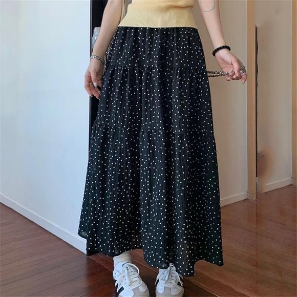 Polka dot pleated maxi skirt- Medium - Picture 1 of 5